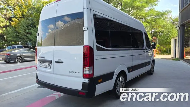 Hyundai Staria 2024 thumb 2
