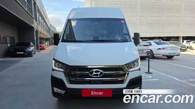 Hyundai Staria 2024 thumb 3