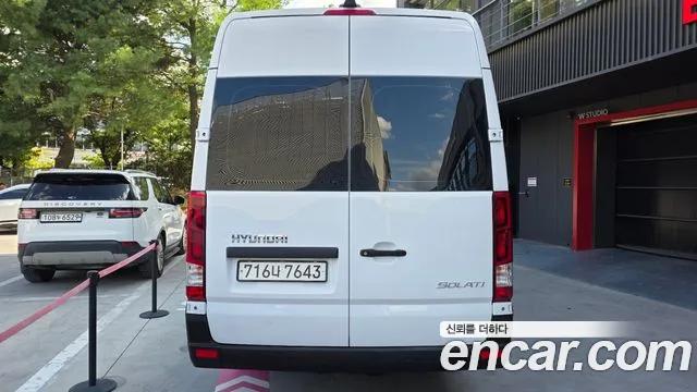 Hyundai Staria 2024 thumb 4