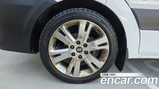 Hyundai Staria 2024 thumb 5