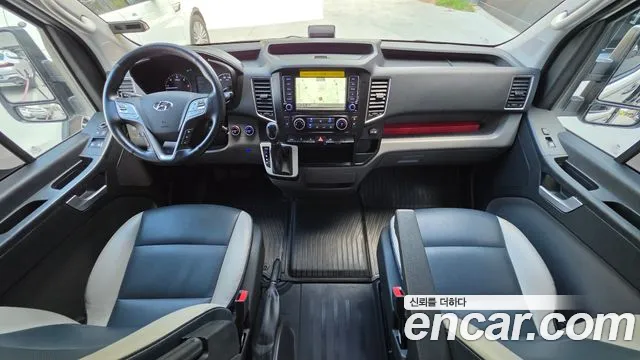 Hyundai Staria 2024 thumb 7