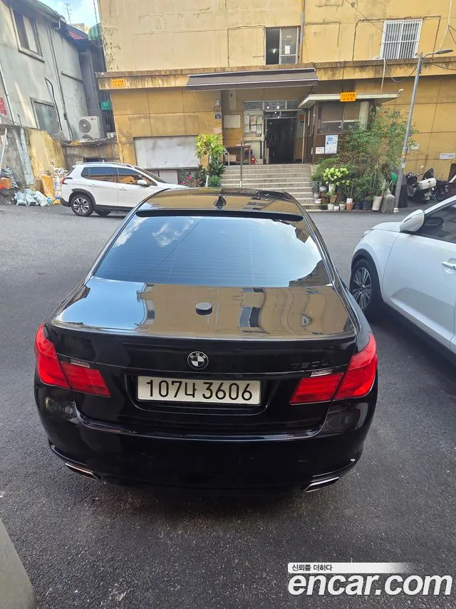 BMW 7-Series 2009 thumb 4