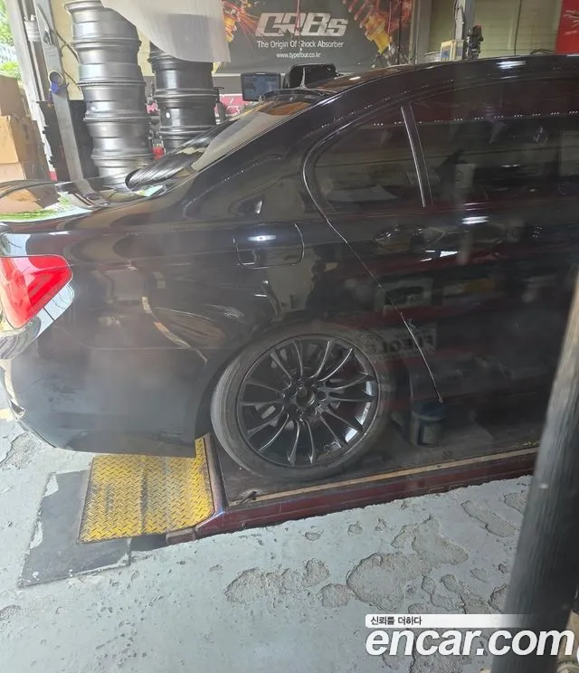 BMW 7-Series 2009 thumb 9