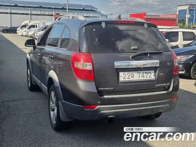 ChevroletGMDaewoo Captiva 2012 thumb 3