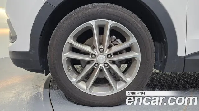 Hyundai Santa Fe 2016 thumb 5