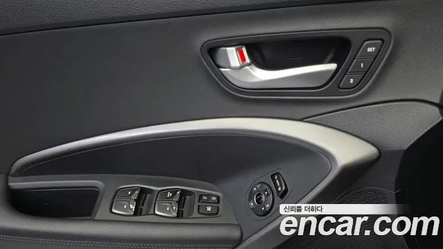 Hyundai Santa Fe 2016 thumb 12