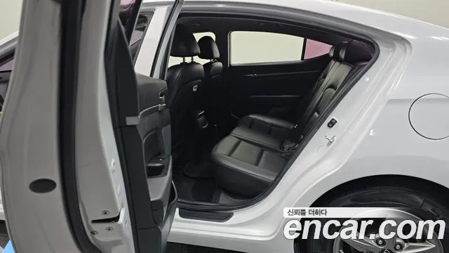 Hyundai Avante 2018 thumb 11