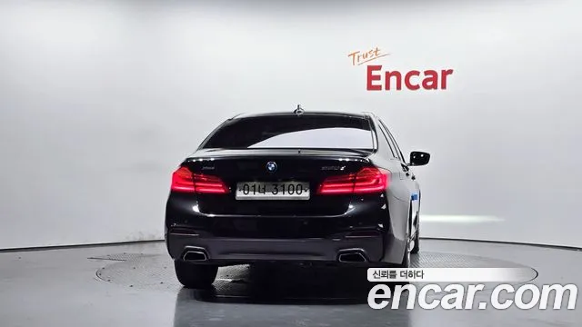 BMW 5-Series 2017 thumb 3