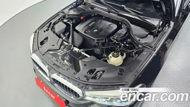 BMW 5-Series 2017 thumb 5
