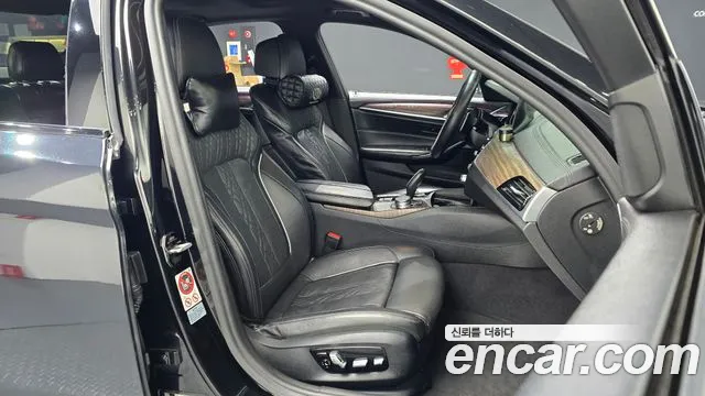 BMW 5-Series 2017 thumb 9
