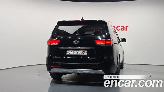 Kia Carnival 2017 thumb 3
