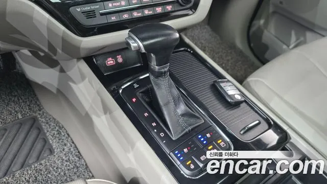 Kia Carnival 2017 thumb 8