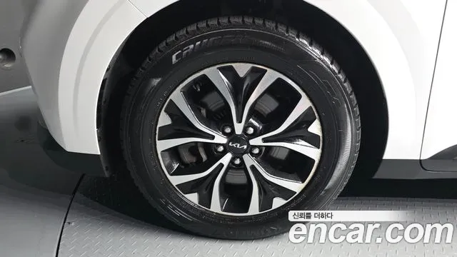 Kia Carnival 2023 thumb 5
