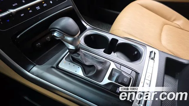 Kia Carnival 2023 thumb 9