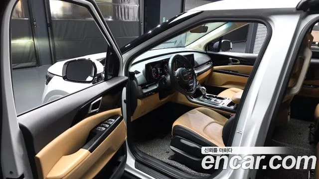 Kia Carnival 2023 thumb 10