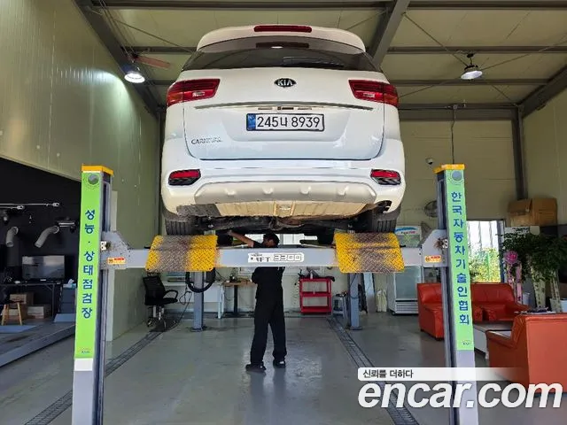 Kia Carnival 2019 thumb 2