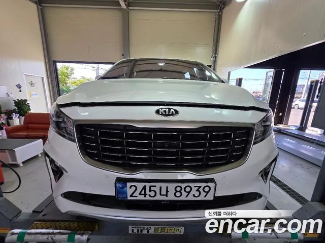 Kia Carnival 2019 thumb 6