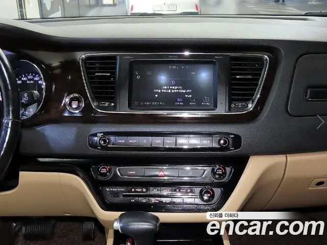 Kia Carnival 2019 thumb 12