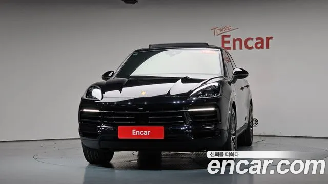 Porsche Cayenne 2022 thumb 2