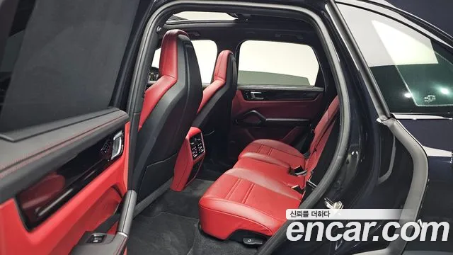 Porsche Cayenne 2022 thumb 11