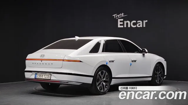 Hyundai Grandeur 2023 thumb 2