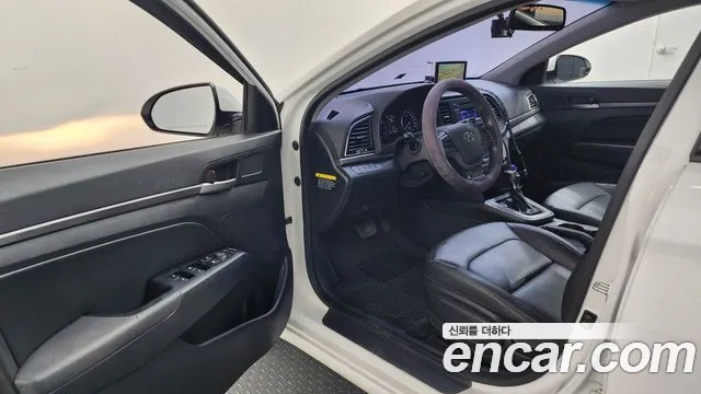 Hyundai Avante 2015 thumb 10