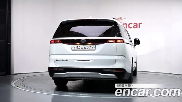 Kia Carnival 2020 thumb 4