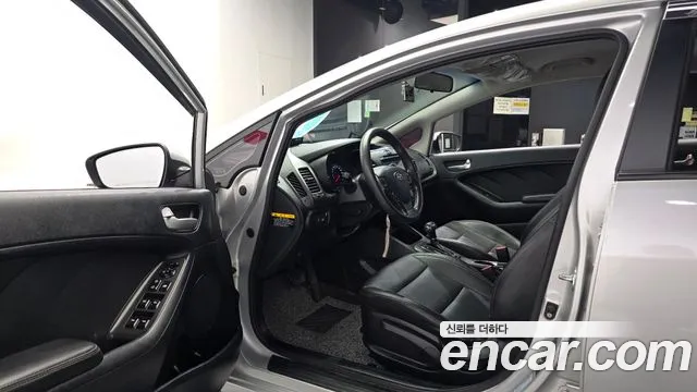 Kia K3 2015 thumb 10