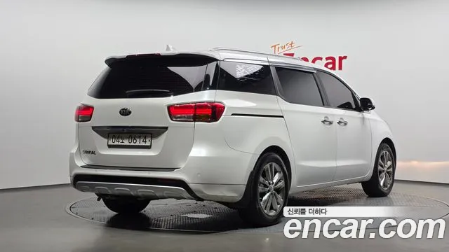 Kia Carnival 2016 thumb 2