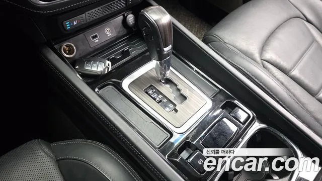 KG_Mobility_Ssangyong Rexton 2017 thumb 8