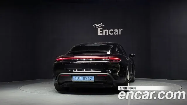 Porsche Taycan 2022 thumb 4