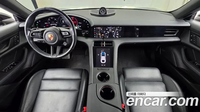 Porsche Taycan 2022 thumb 7
