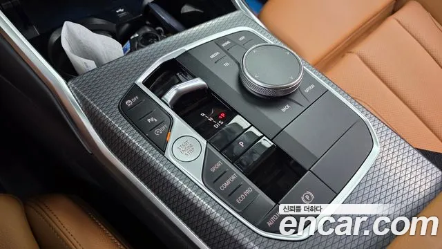 BMW 3-Series 2025 thumb 9
