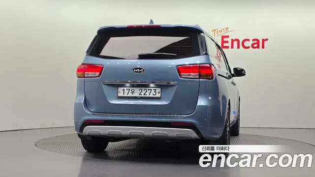 Kia Carnival 2014 thumb 4