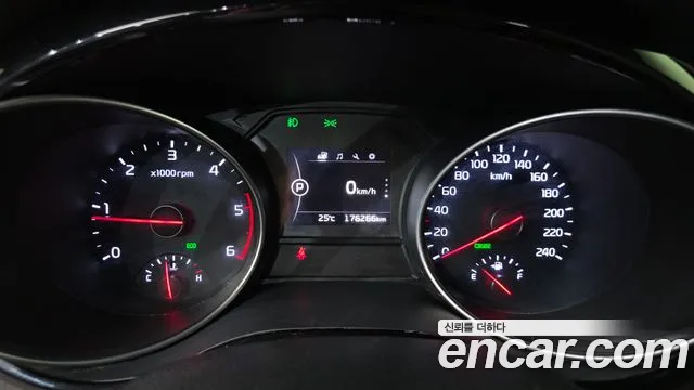 Kia Carnival 2014 thumb 8