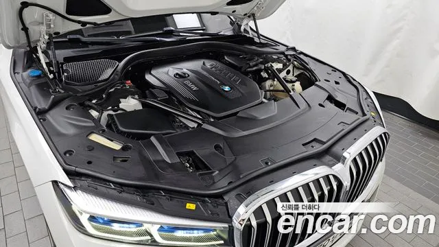 BMW 7-Series 2020 thumb 6