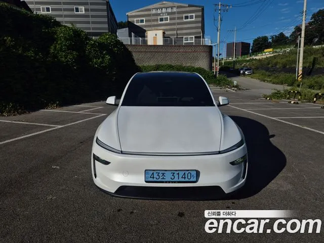 Tesla Model Y 2026 thumb 3