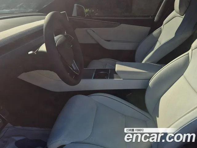 Tesla Model Y 2026 thumb 10