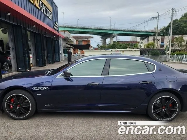 Maserati Quattroporte 2017 thumb 5