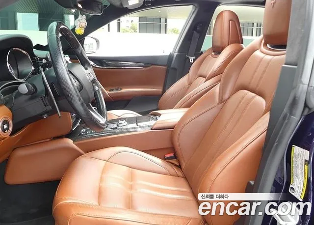 Maserati Quattroporte 2017 thumb 7