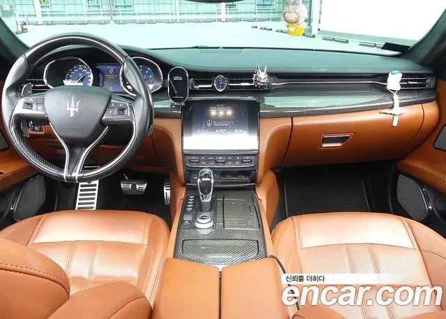 Maserati Quattroporte 2017 thumb 10