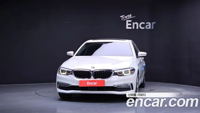 BMW 5-Series 2018 thumb 3