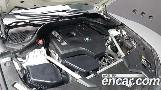 BMW 5-Series 2018 thumb 6