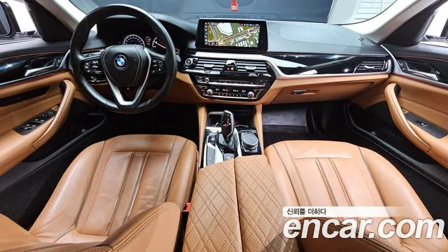 BMW 5-Series 2018 thumb 7