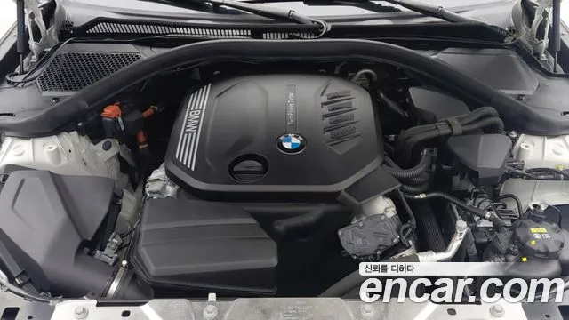 BMW 3-Series 2022 thumb 6