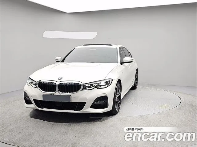 BMW 3-Series 2022 thumb 11