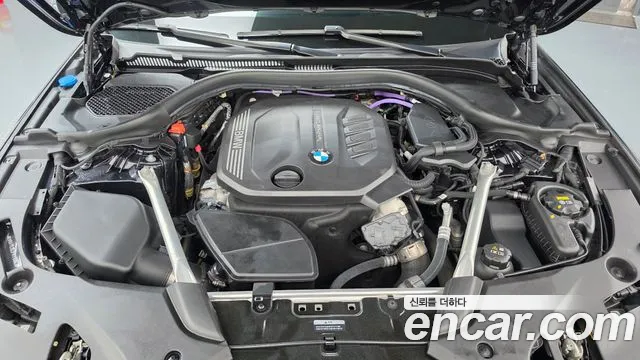BMW 5-Series 2023 thumb 6