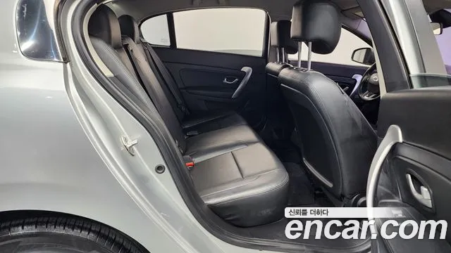Renault-KoreaSamsung SM5 2014 thumb 12