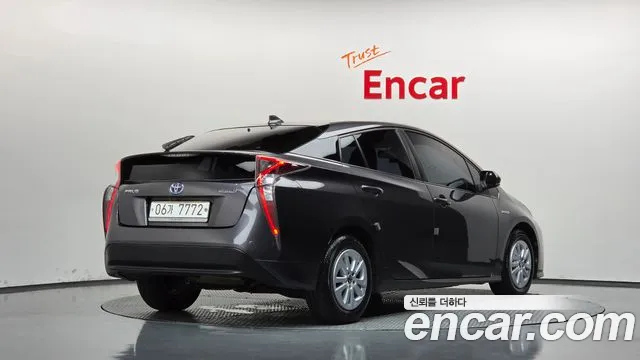 Toyota Prius 2017 thumb 2