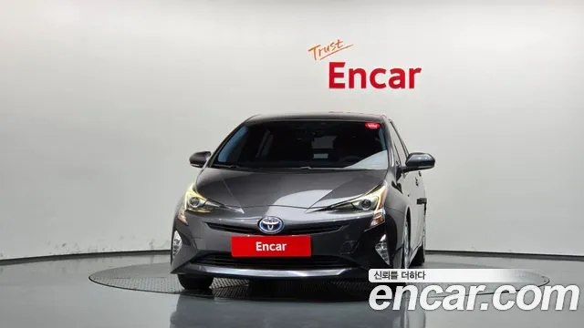Toyota Prius 2017 thumb 3